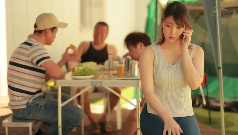 ông chồng khờ để vợ tham gia sự kiện cắm trại với mấy gã cạnh nhà và cái kết